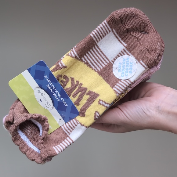 Gilmore Girls Gift Bundle - Cozy Blanket, XL Mug, 6 Pack Scalloped Socks 🧦 - Picture 8 of 13